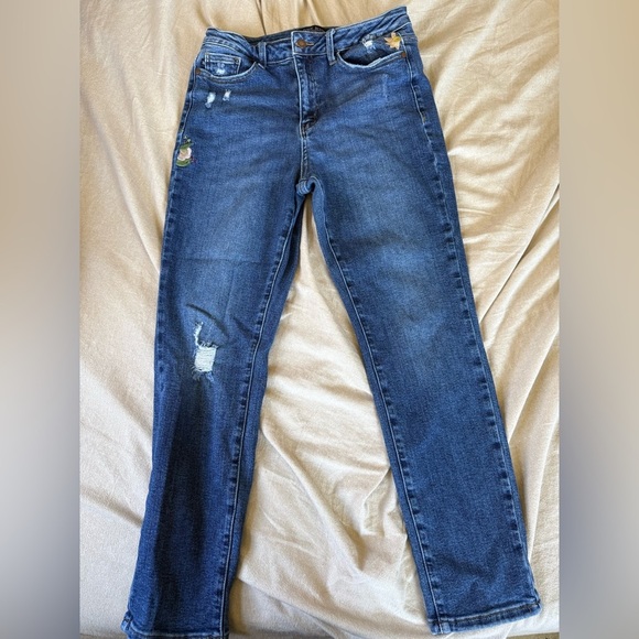 Judy Blue Jeans 9/29 Boyfriend Fit Embrodiered Floral Distressed High Rise Denim - Picture 5 of 7